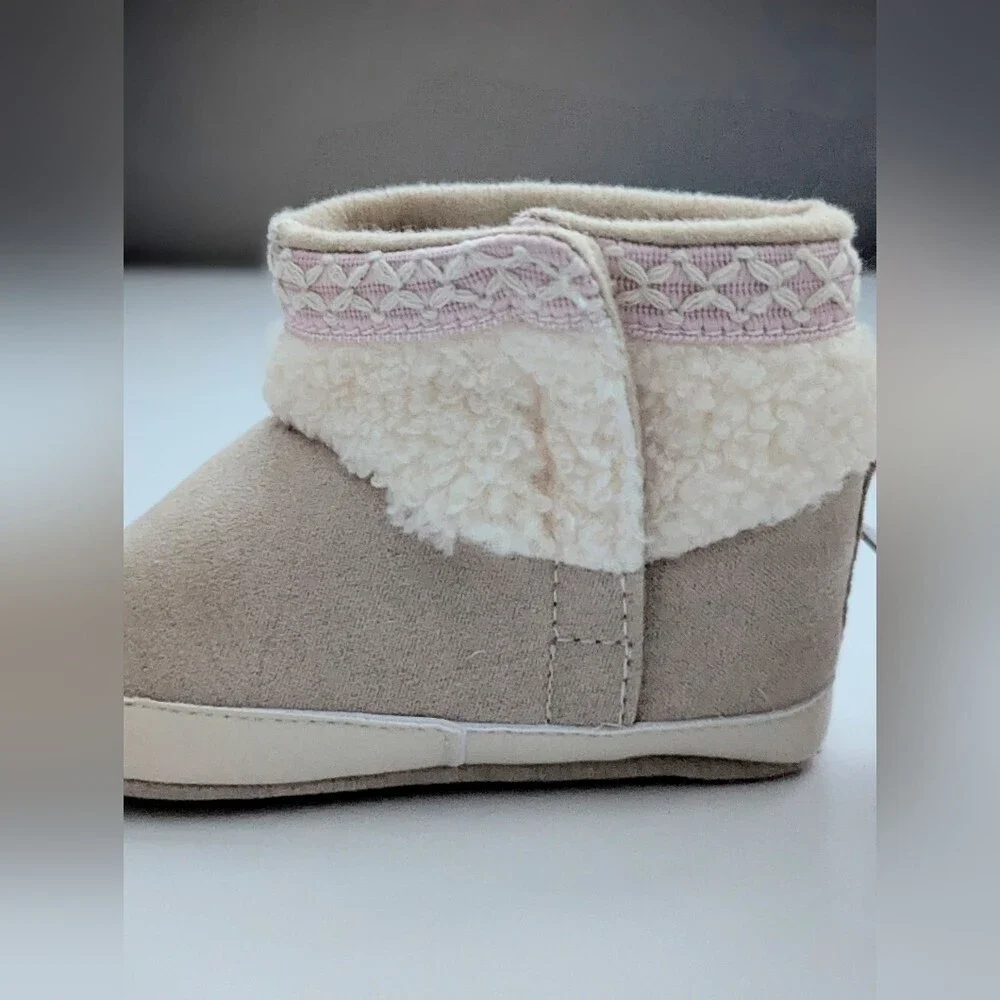 NWT Baby (Size 4) Booties/Boots/Slippers/Moccasins w/Velcro For Easy On/Off